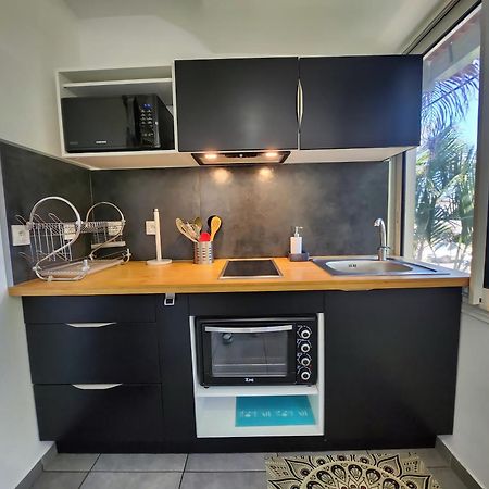 Le Manguier Apartment แซ็ง-ปีแยร์ ภายนอก รูปภาพ
